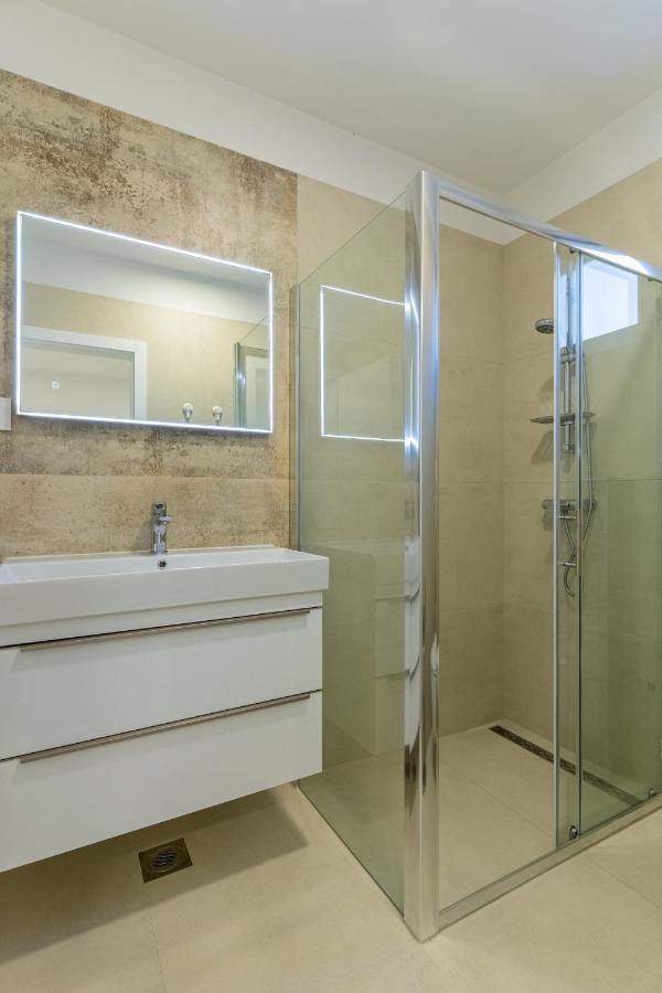 Apartman Vischetti Cres Exterior photo